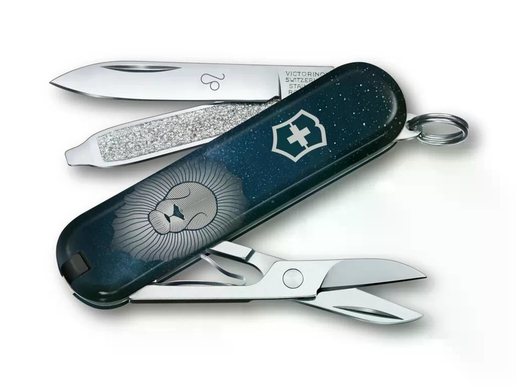 70049_kapesni-nuz-classic-sd--58--mm--znameni-zverokruhu--lev-0-6223-2leo